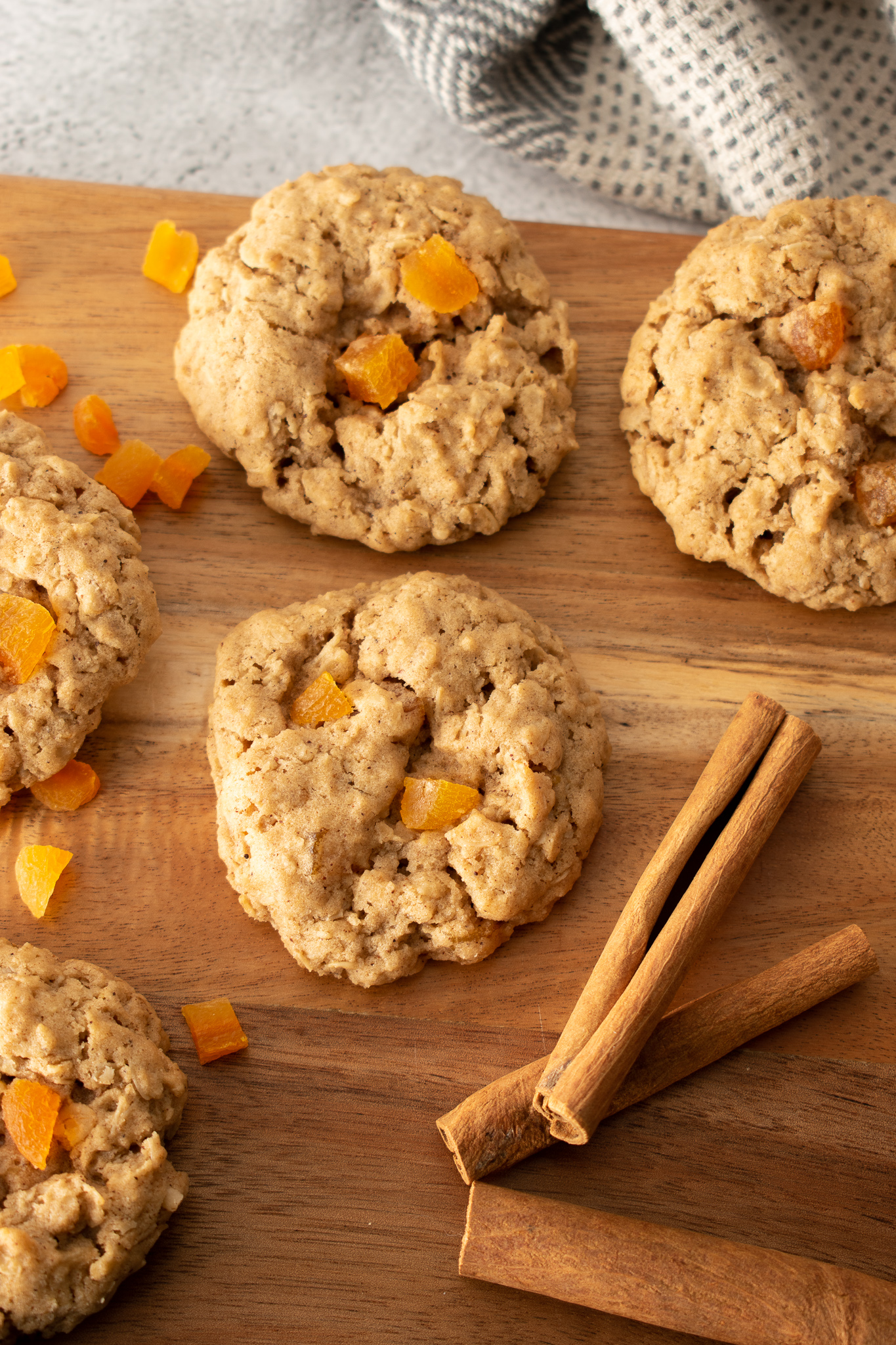 Vegan Oatmeal Apricot Cookies